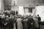 De onthulling van het monument door mw A.J.J. van Tellegen-Fock
<br/>
Beeldbank Stadsarchief, 1919-06-04